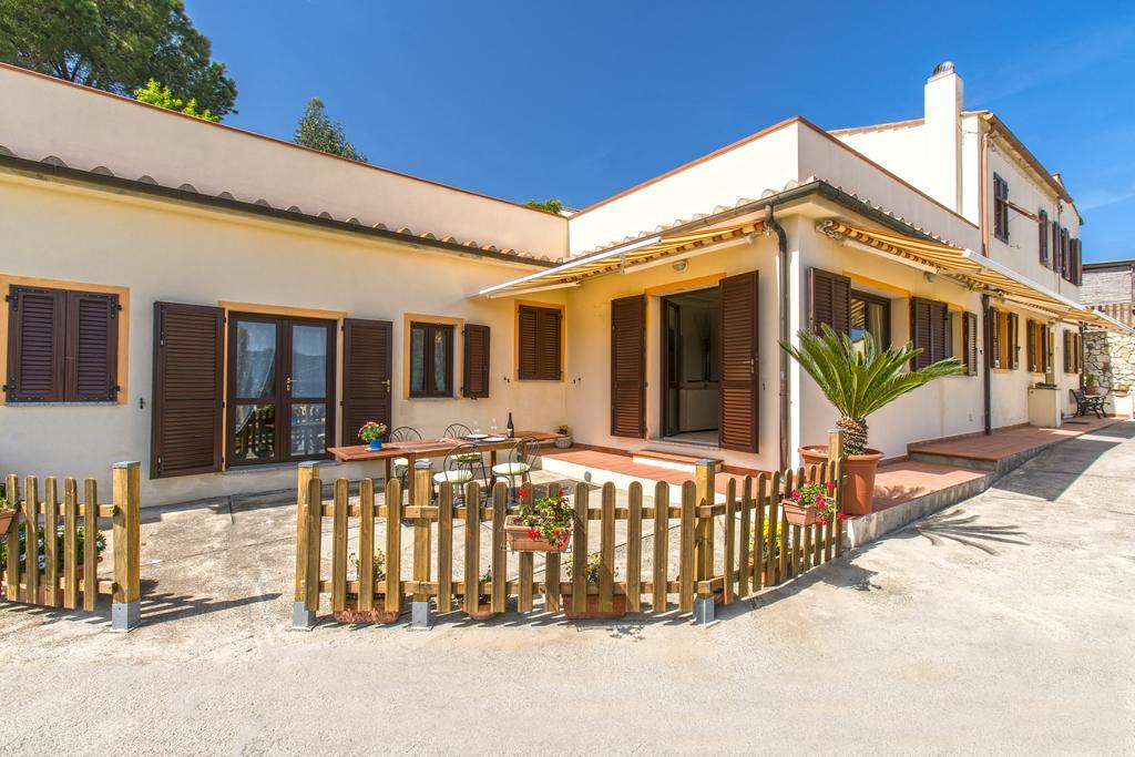 פורטופראיו Appartamenti Bellavista By Helloelba מראה חיצוני תמונה